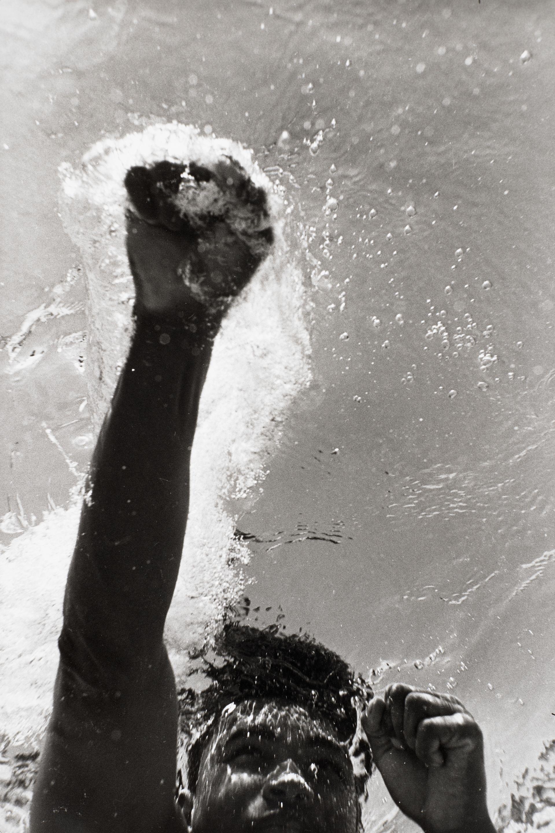 Flip Schulke - Mohammad Ali (Fist Under Water)