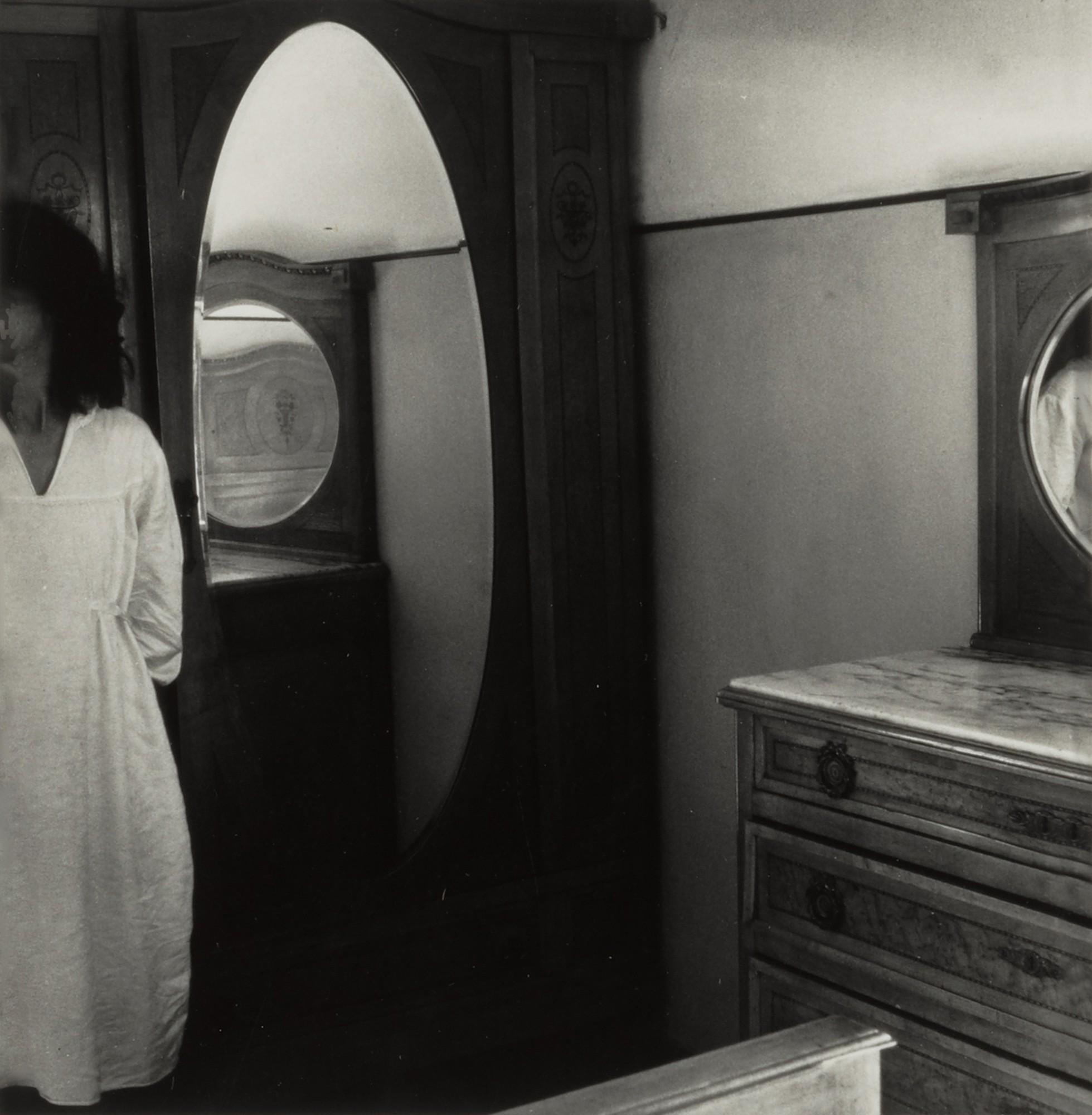 Francesca Woodman - Untitled (Woman and Oval Mirror)
