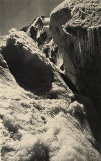 Francis Sydney Smythe - A Schrund near the Trident de la Brenva