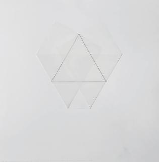 Francois Morellet - Rectangle (proportion 1x3) avec les deux côtés repliés à 60 degrés et une ligne médiane tracée avant pliage