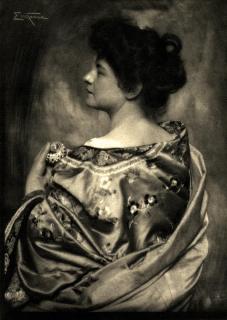 Frank Eugene - a)»Kimono-Frl. v. S.; « b)»Hortensia«