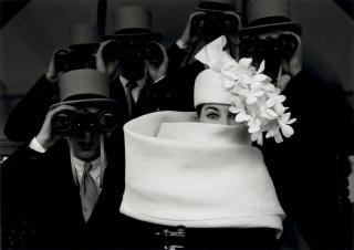 Frank Horvat - \'Givenchy Hat B, le Jardin des Modes\'