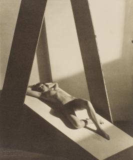 František Drtikol - \'Untitled (Nude Reclining)\', 1922-28