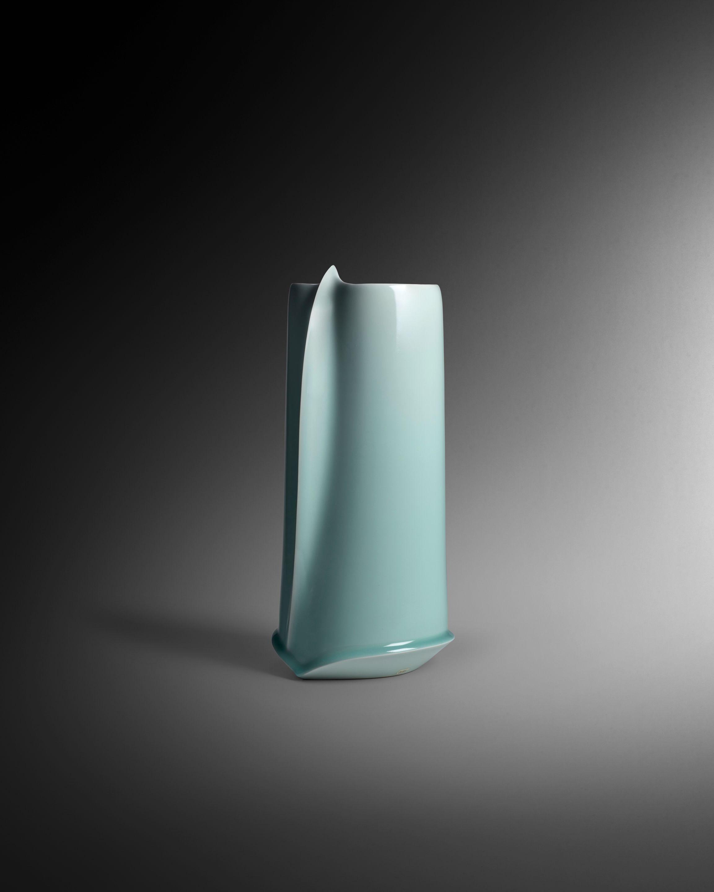 Fukami Sueharu - Cylindrical Porcelain Vase, \