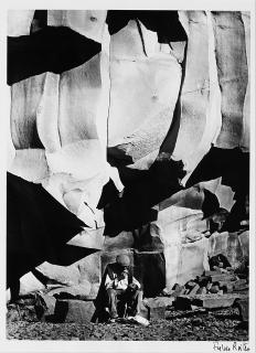 Fulvio Roiter - Cave di pietra lavica, Sicilia 1953
