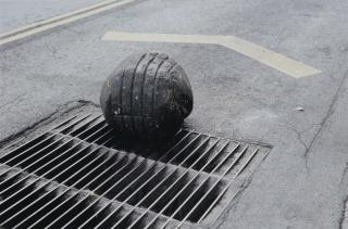 Gabriel Orozco - Yielding Stone Image