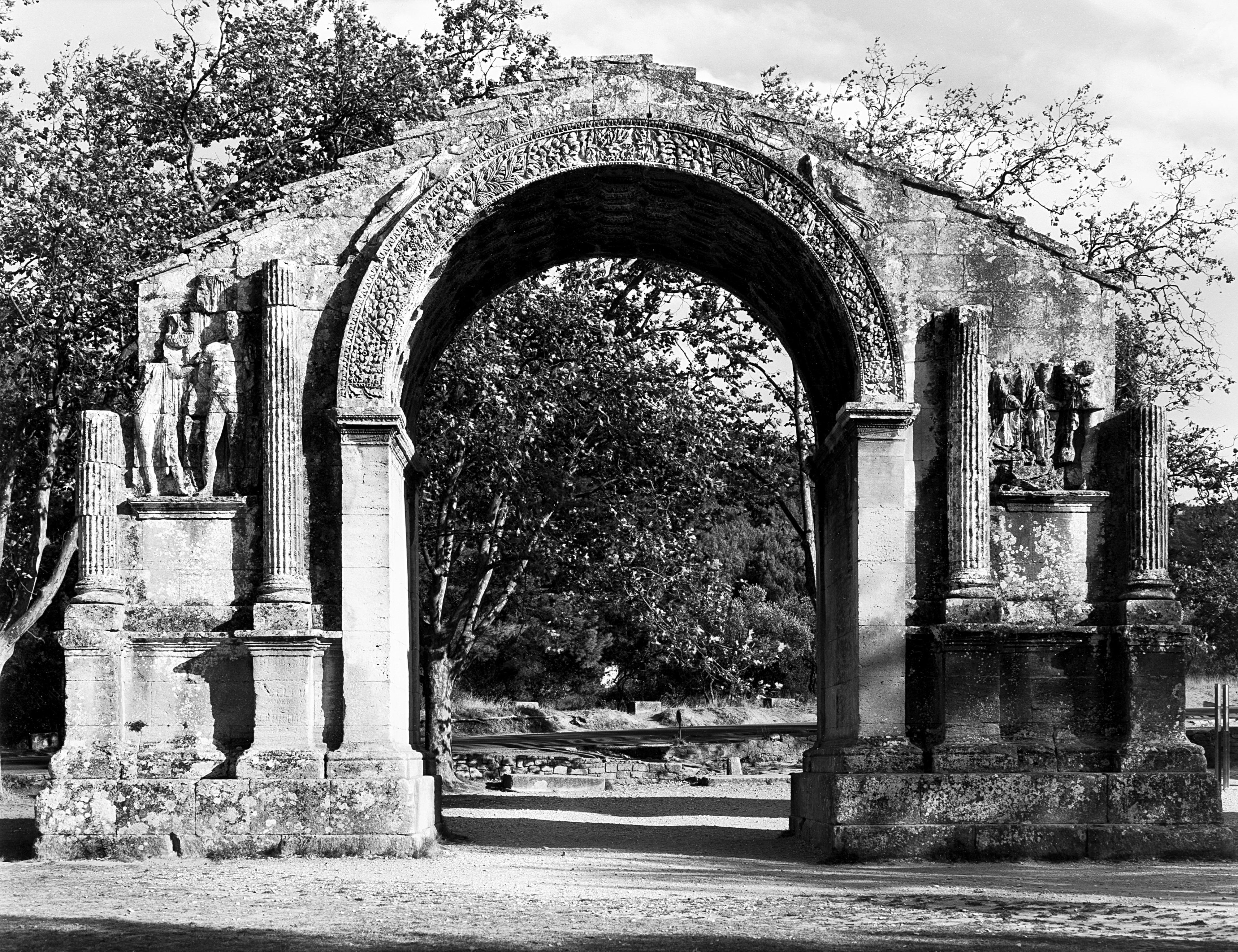 Gabriele Basilico - Saint Remy De Provence 2001
