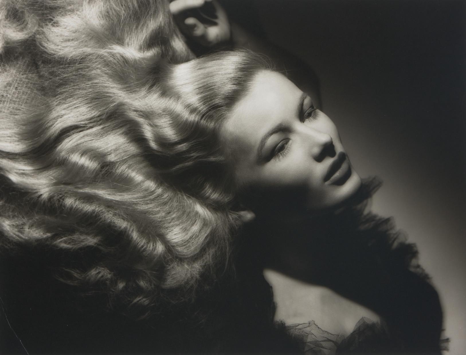George Hurrell - Portraits of Hollywood screen goddesses, Joan Crawford, Veronica Lake (illustrated), Rita Hayworth and Jane Russell, 1932-1946