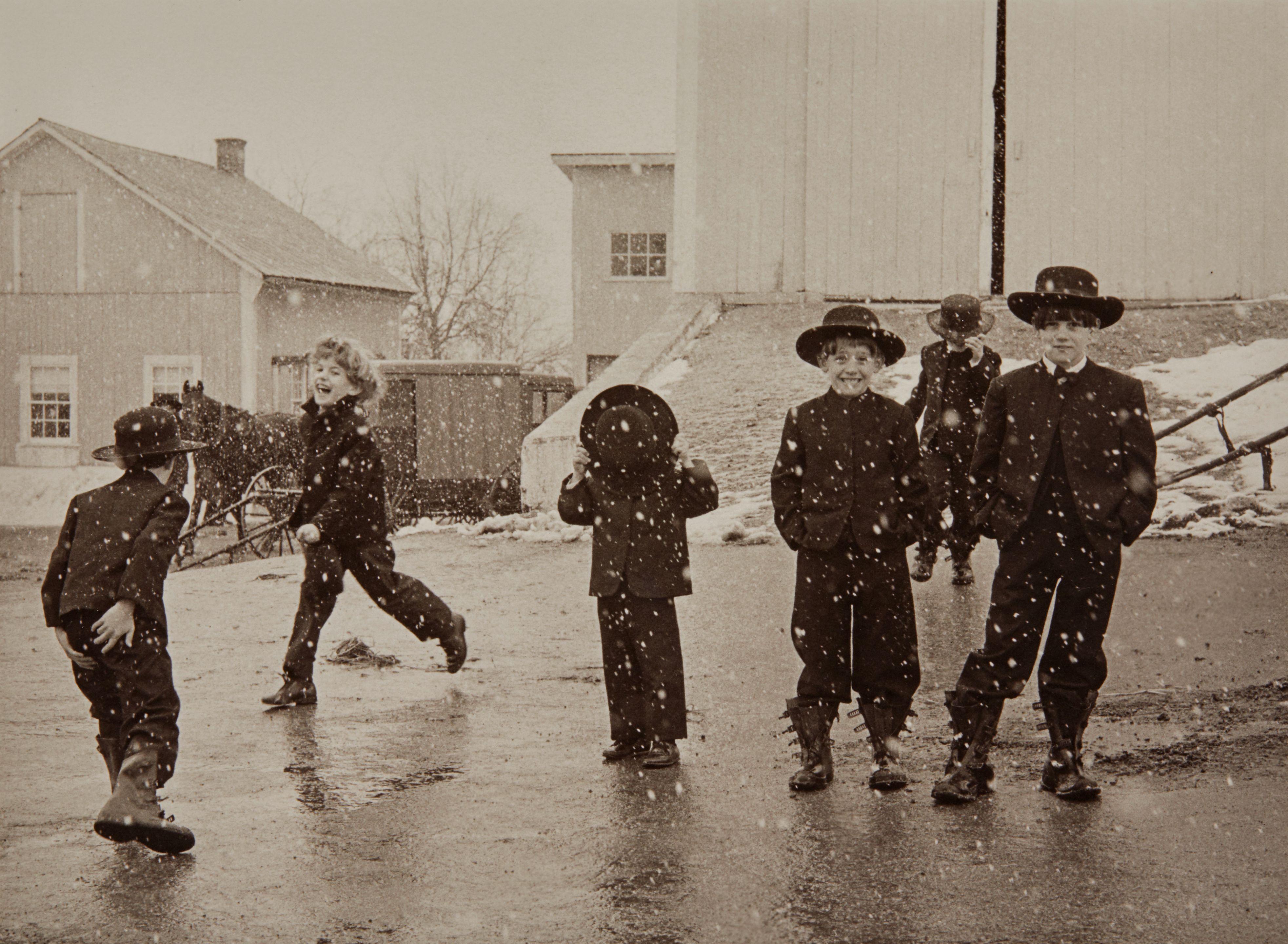 George Tice - Amish Children Playing in the Snow, Lancaster, Pennsylvania