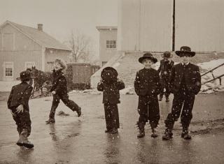 George Tice - Amish Children Playing in the Snow, Lancaster, Pennsylvania