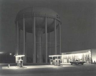 George Tice - Petit\'S Mobil Station, Cherry Hill, N.J., 1974