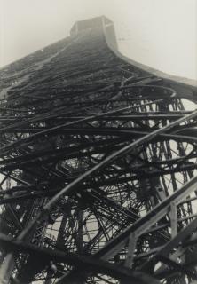 Germaine Krull - La Tour Eiffel
