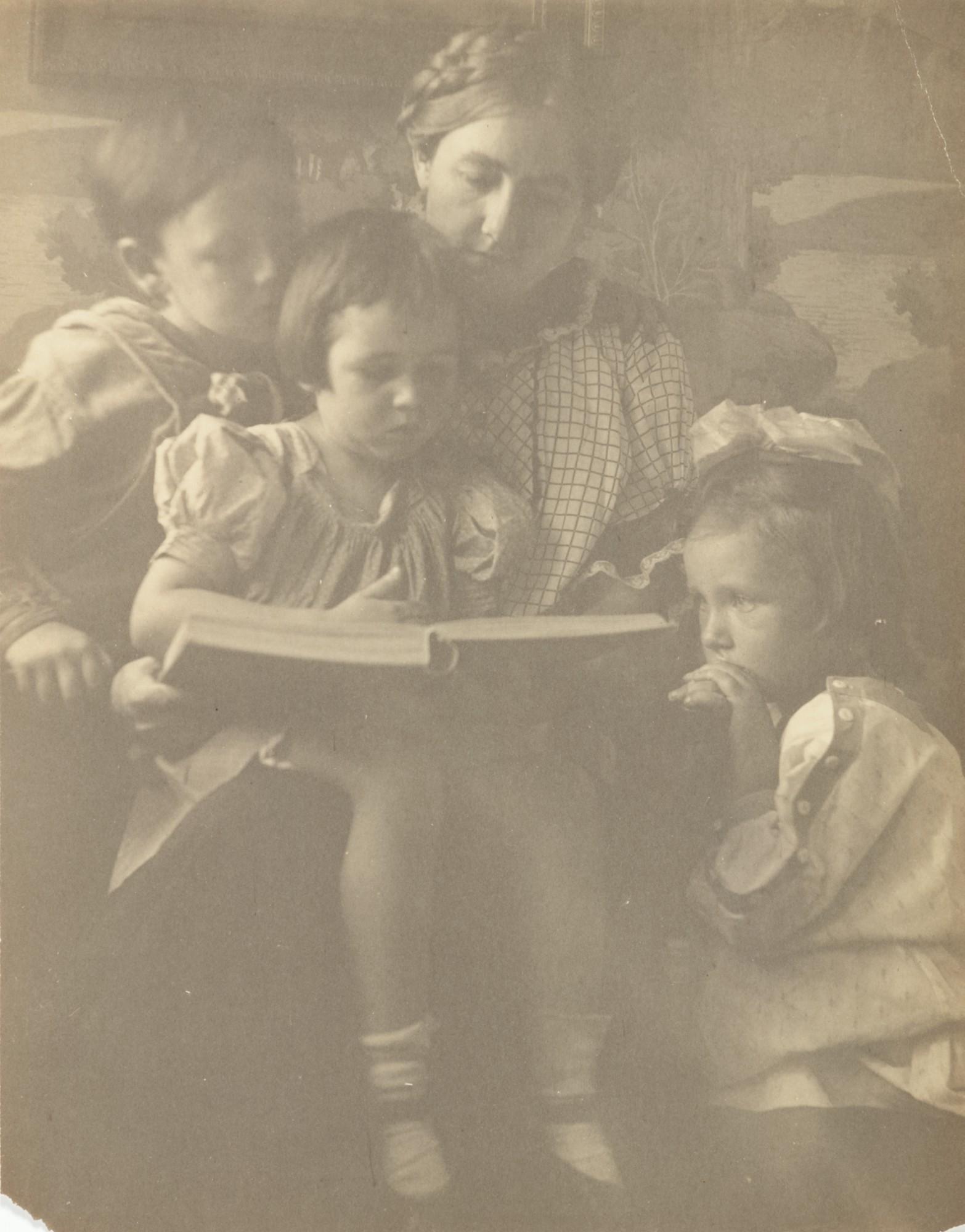 Gertrude Käsebier - Untitled (Mother and Children Reading)