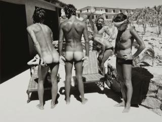 Gideon Lewin - Avedon Inspecting, Baja, 1974