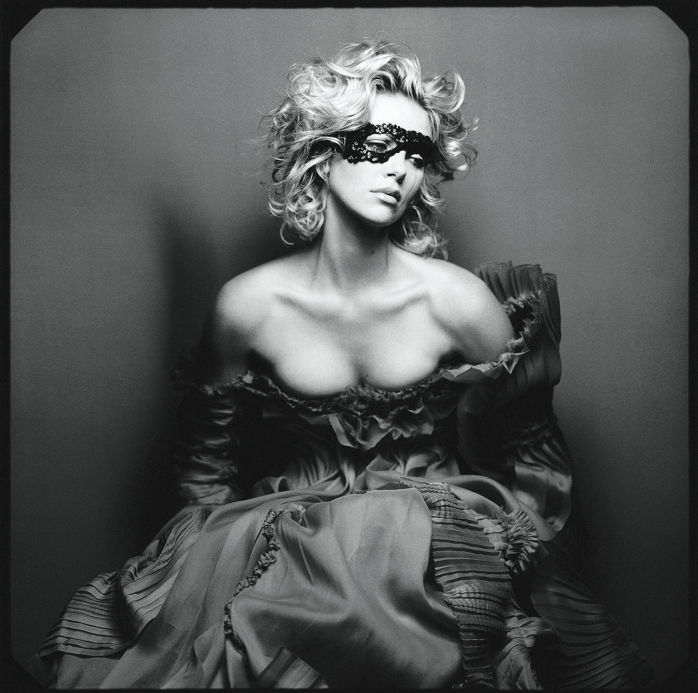 Gilles Bensimon - Charlize Crying, 2001