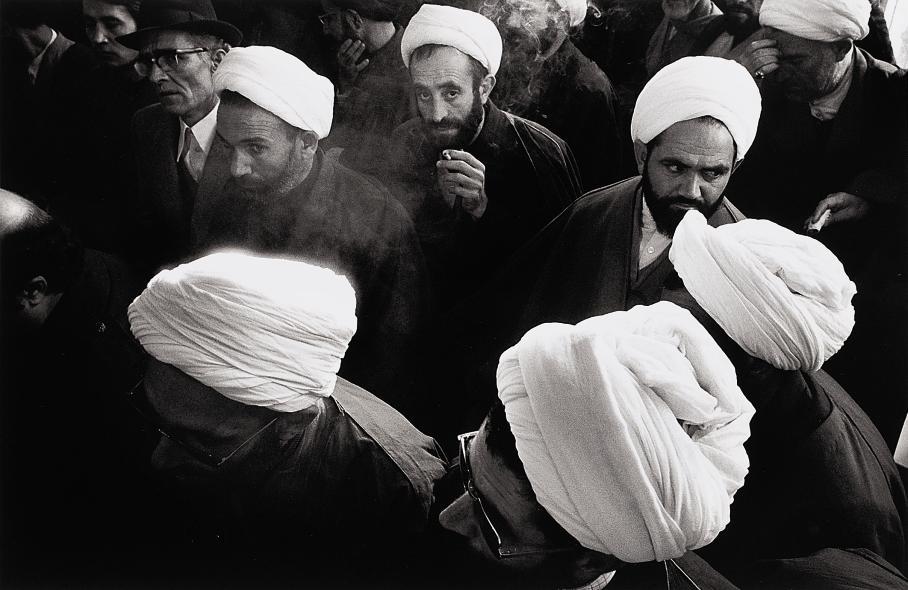 Gilles Peress - Telex Persan -- Telex Iran. Paris: Contrejour, 1984.