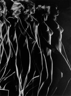 Gjon Mili - Nude Descending a Staircase