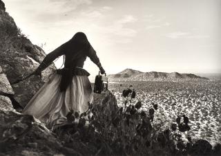 Graciela Iturbide - Mujer Ángel Desierto de Sonora (Angel Woman, Sonoran Desert, Mexico, 1979