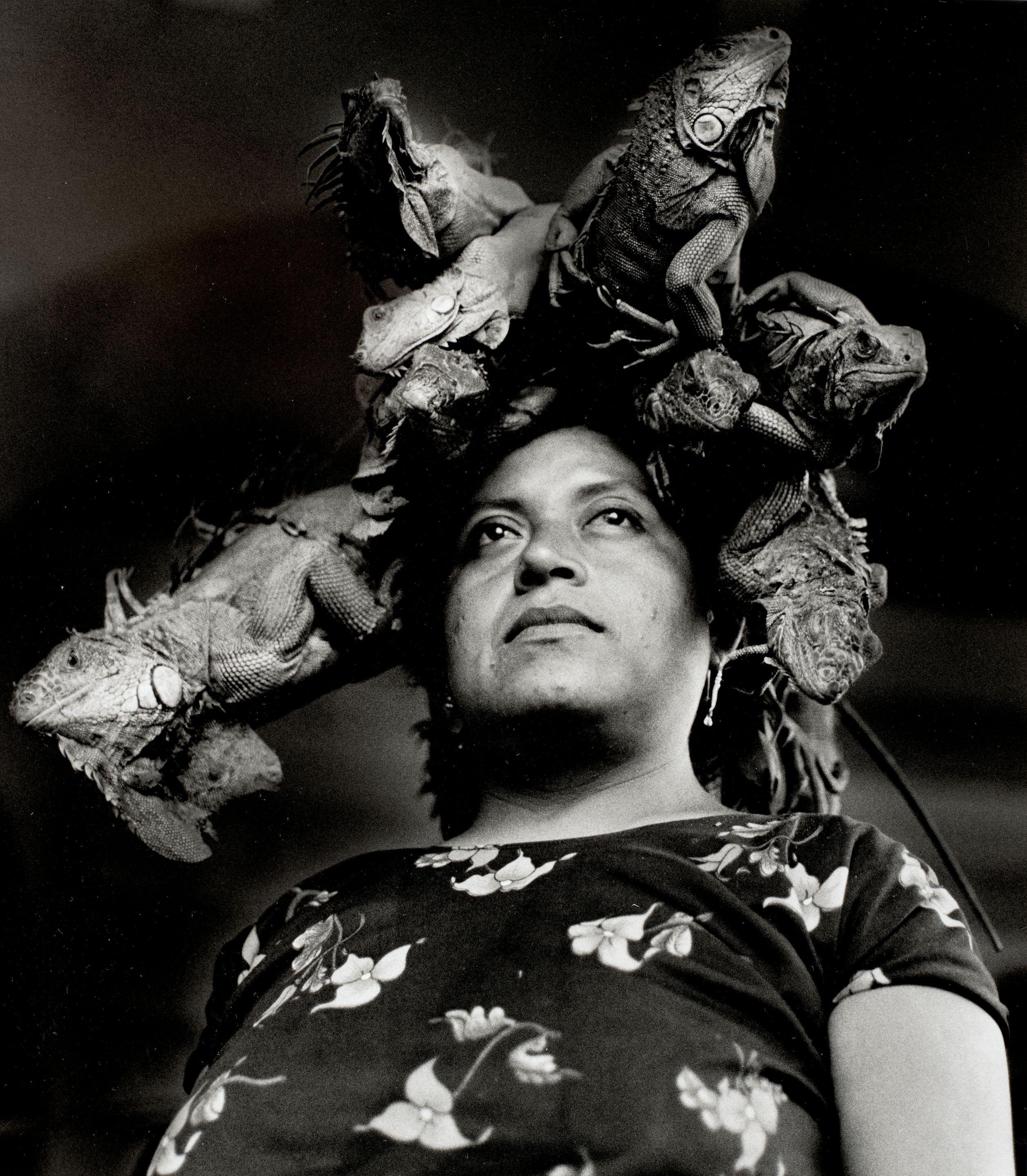 Graciela Iturbide - Nuestra Señora de las Iguanas (Our Lady of the Iguanas), Juchitán, Oaxaca