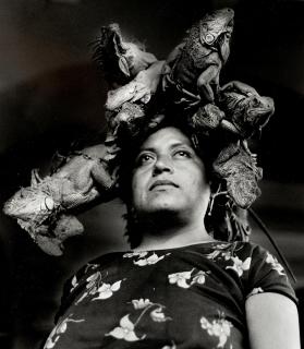 Graciela Iturbide - Nuestra Señora de las Iguanas (Our Lady of the Iguanas), Juchitán, Oaxaca