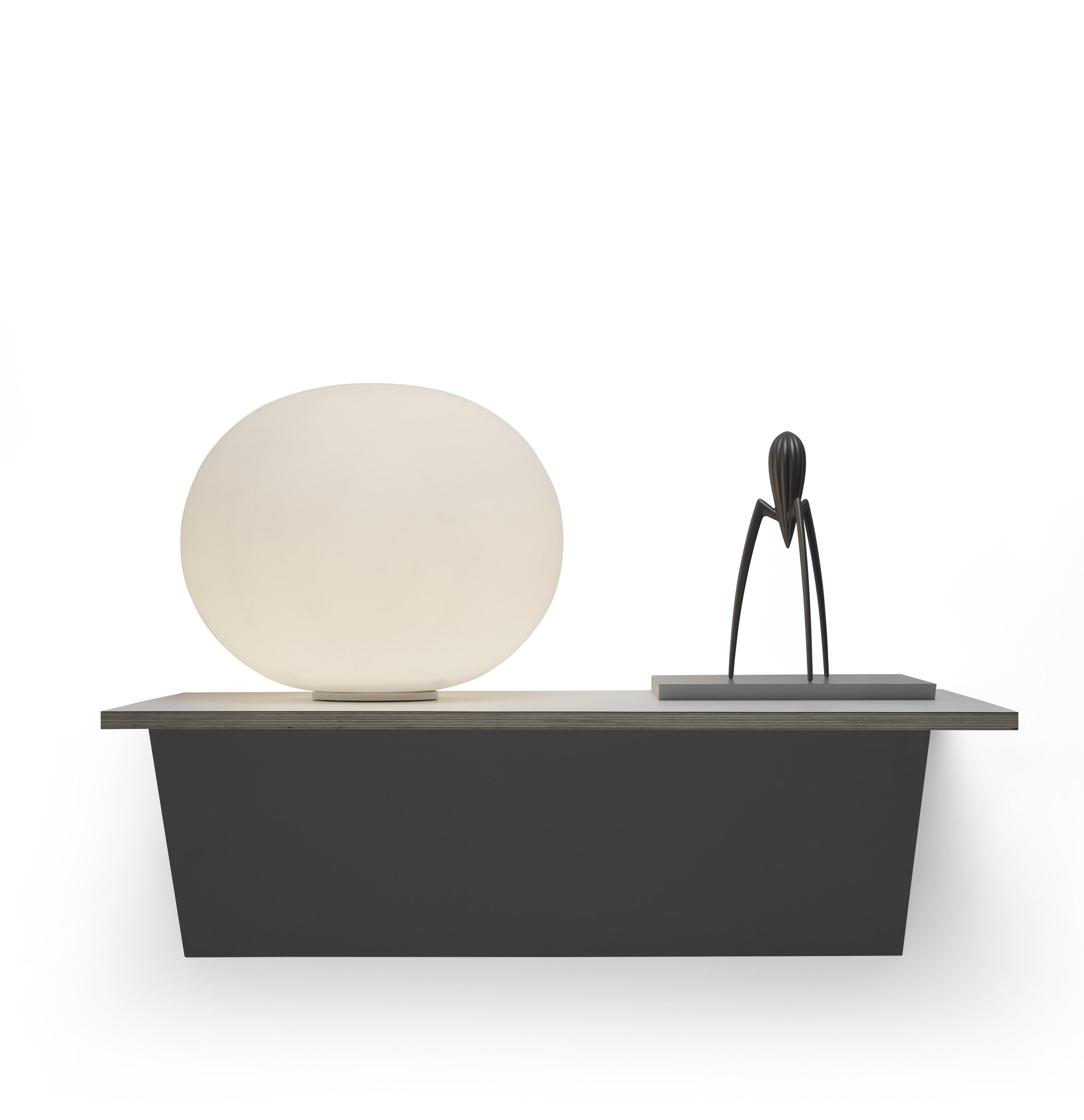 Haim Steinbach - Untitled (lamp, juicer)