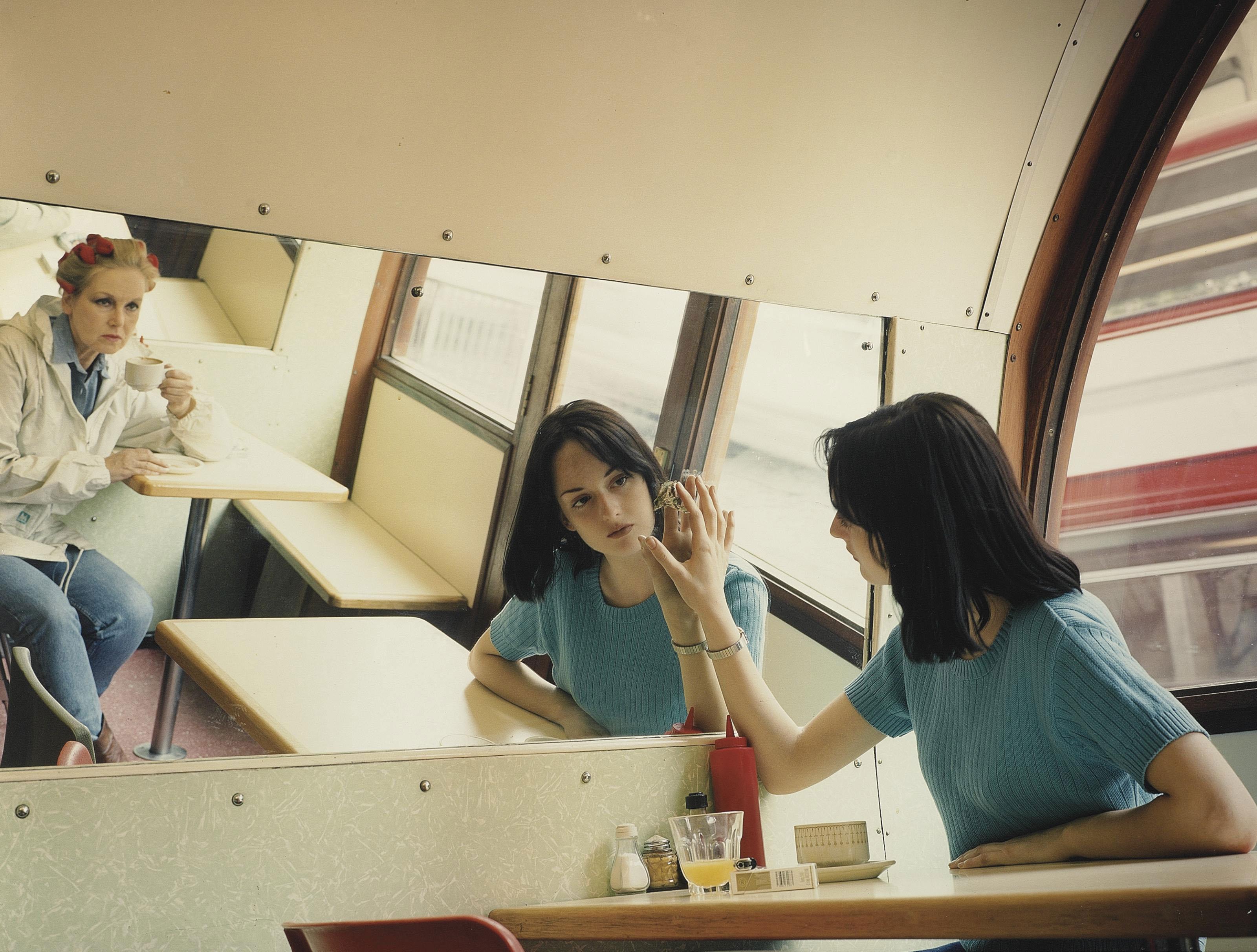 Hannah Starkey - Untitled, May 1997