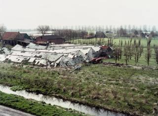 Hans Aarsman - Hollandse Taferelen -- Dutch Tableaux. Amsterdam: Fragment, 1989.