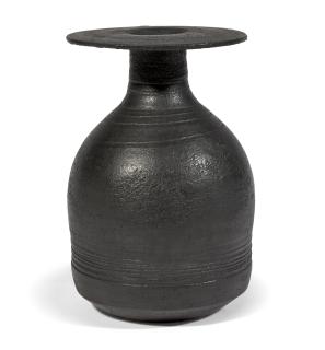 Hans Coper - Black Bottle Vase