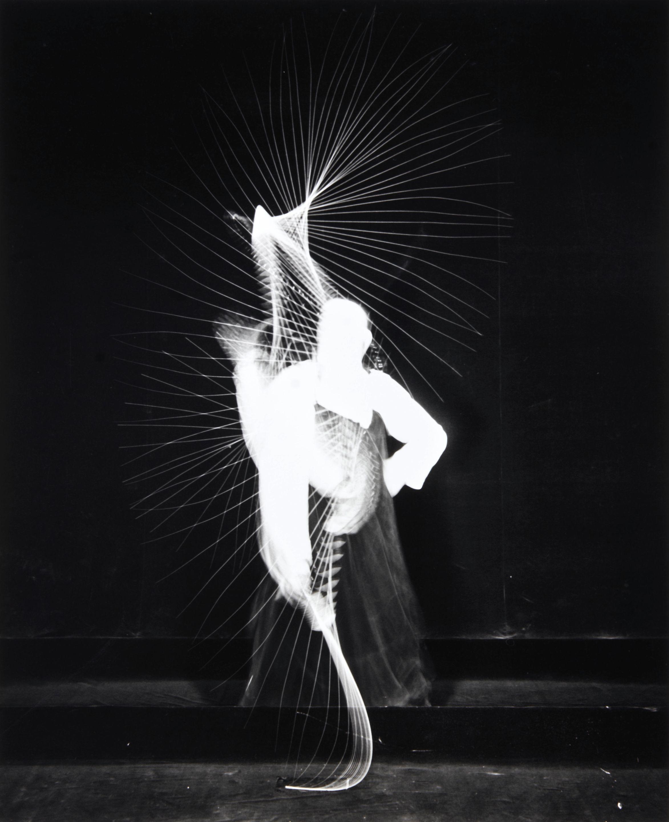 Harold Edgerton - Fencer, Making the Foil Blade Fly
