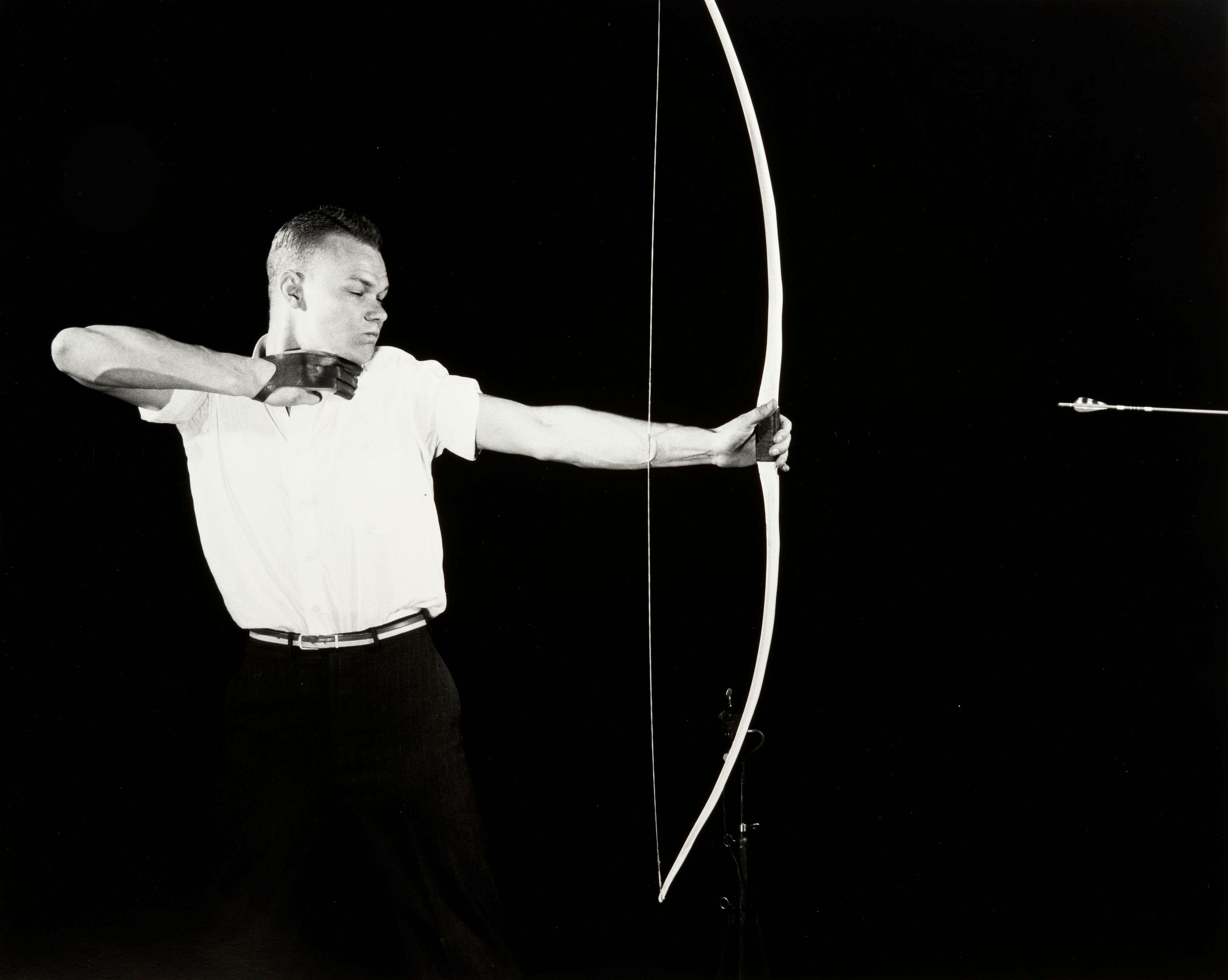 Harold Edgerton - Ouch! (Archery)