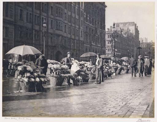 Harold Pierce Cazneaux - Flower Seller, Martin Place