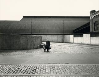 Harry Callahan - Barbara and Eleanor, Chicago, 1953