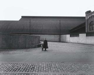 Harry Callahan - Eleanor and Barbara, Chicago, 1953