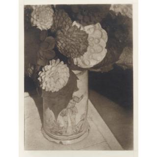 Heinrich Kühn - Nature Morte Aux Dahlias, Vers 1920Multiple Oil Transfer Print On Japan Tissue Paper.