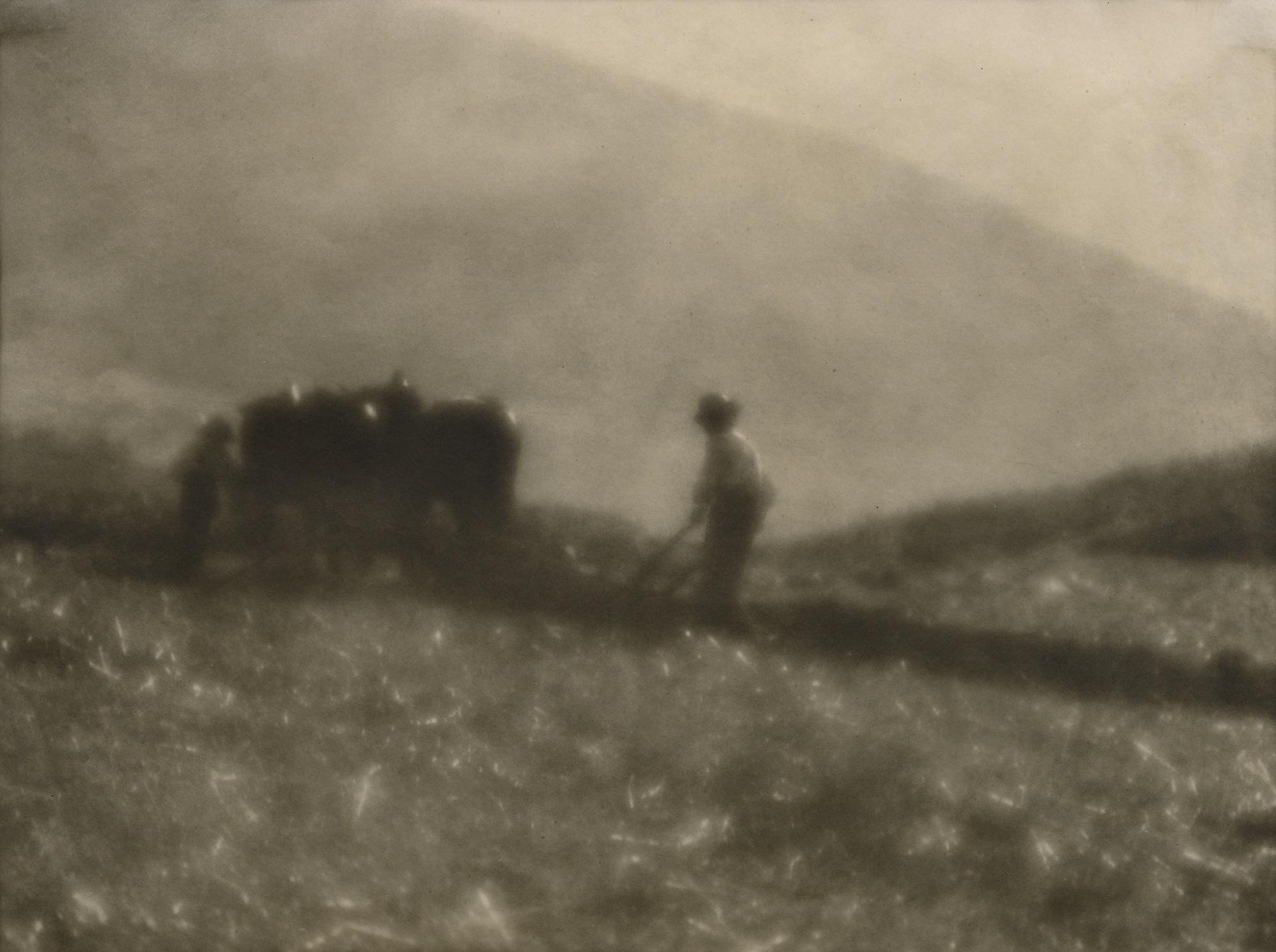 Heinrich Kühn - Pflügender Bauer, 1904