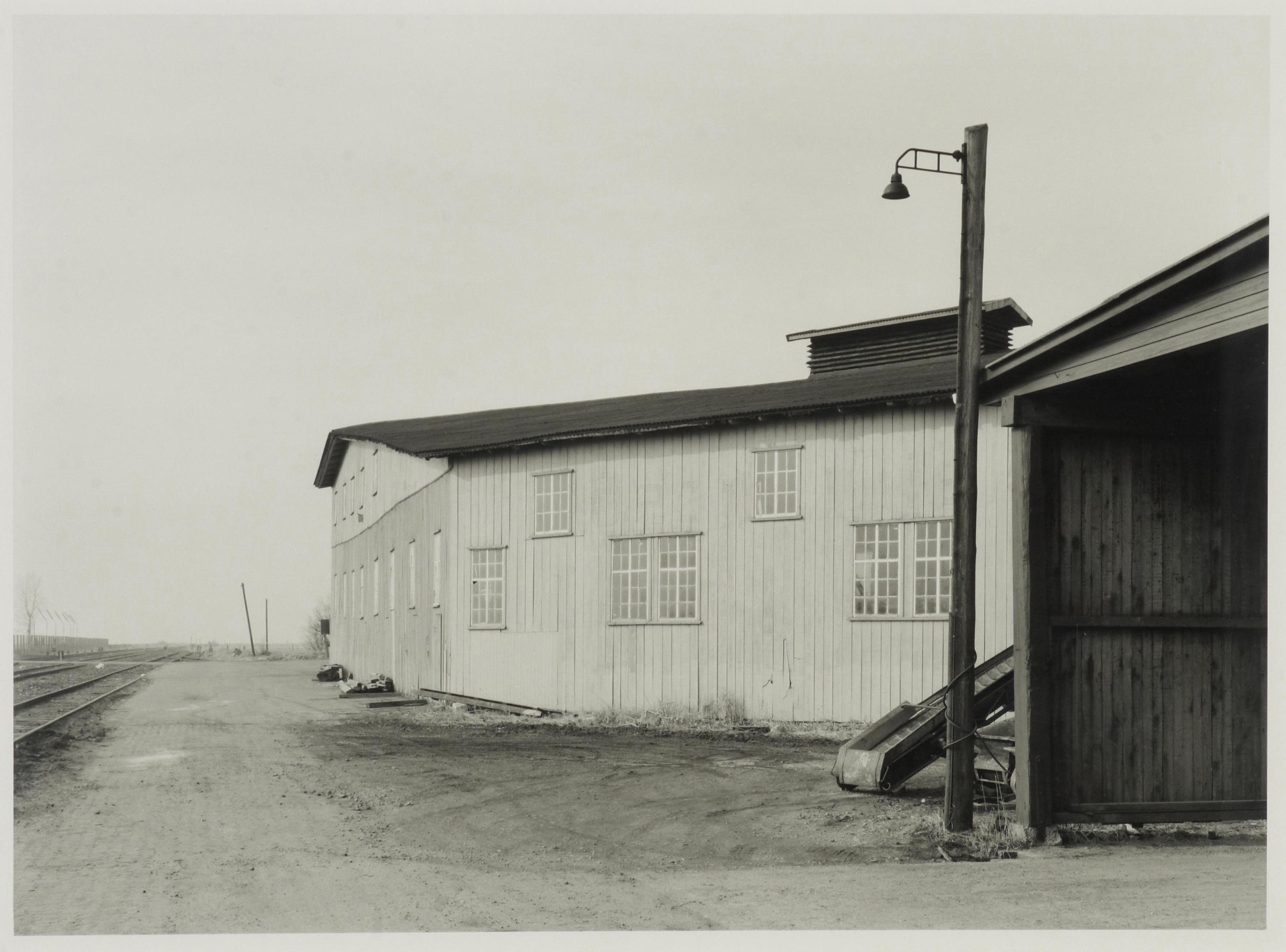 Heinrich Riebesehl - \'Diekmannshausen (Wesermarsch)\' from the series \'Gewerbebauten\', February 1982