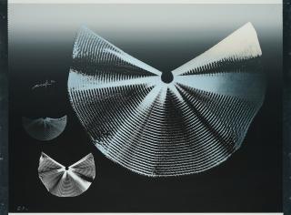 Heinz Mack - Silberflügel auf schwarzem Grund.