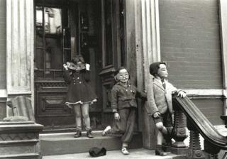 Helen Levitt - N.Y.C., Circa 1940