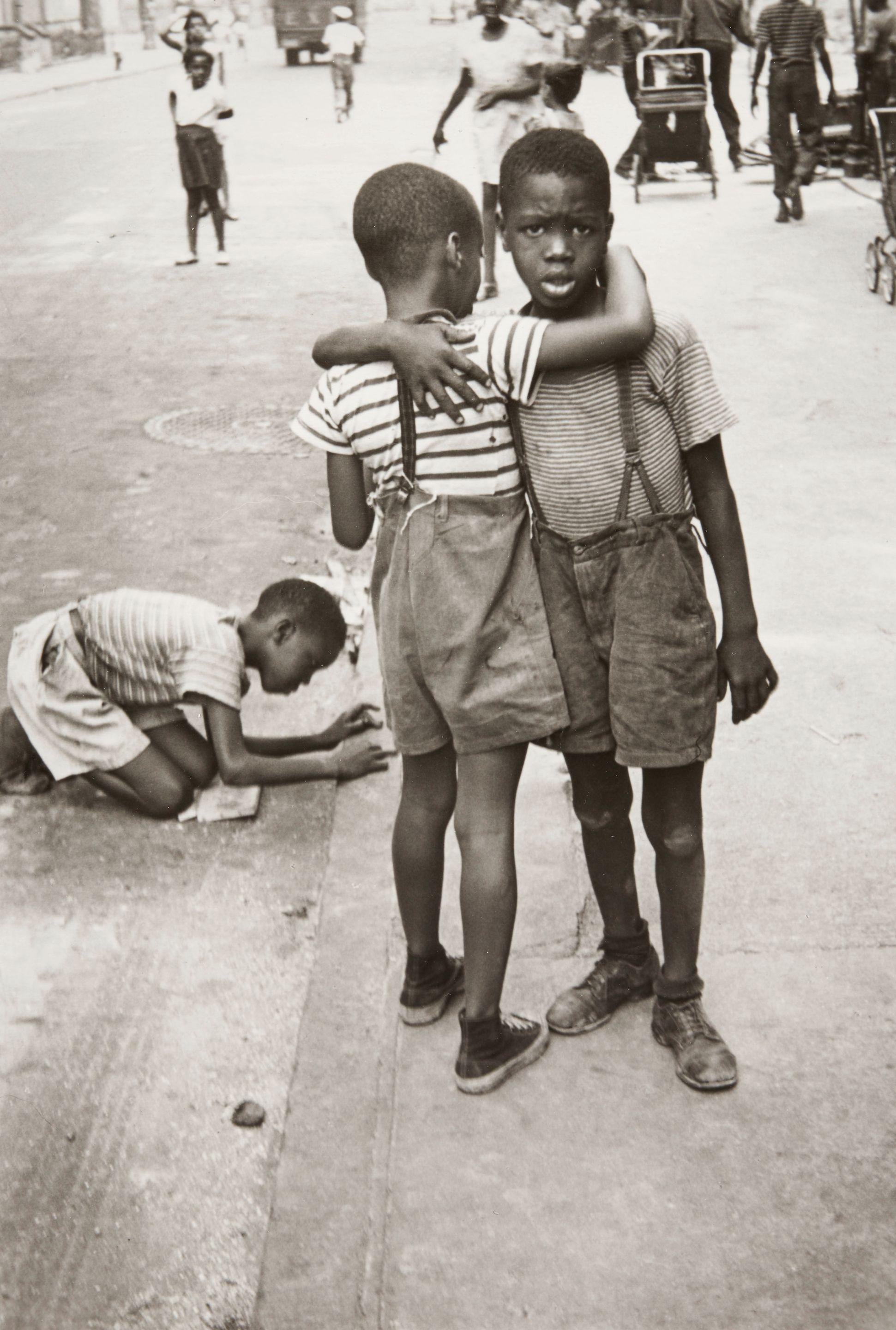 Helen Levitt - N.Y. (two boys hugging)