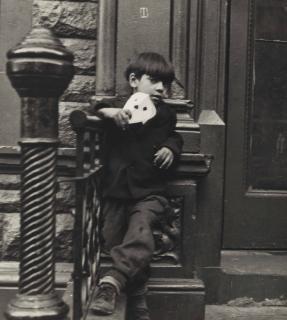 Helen Levitt - New York, Boy with Mask, c. 1940