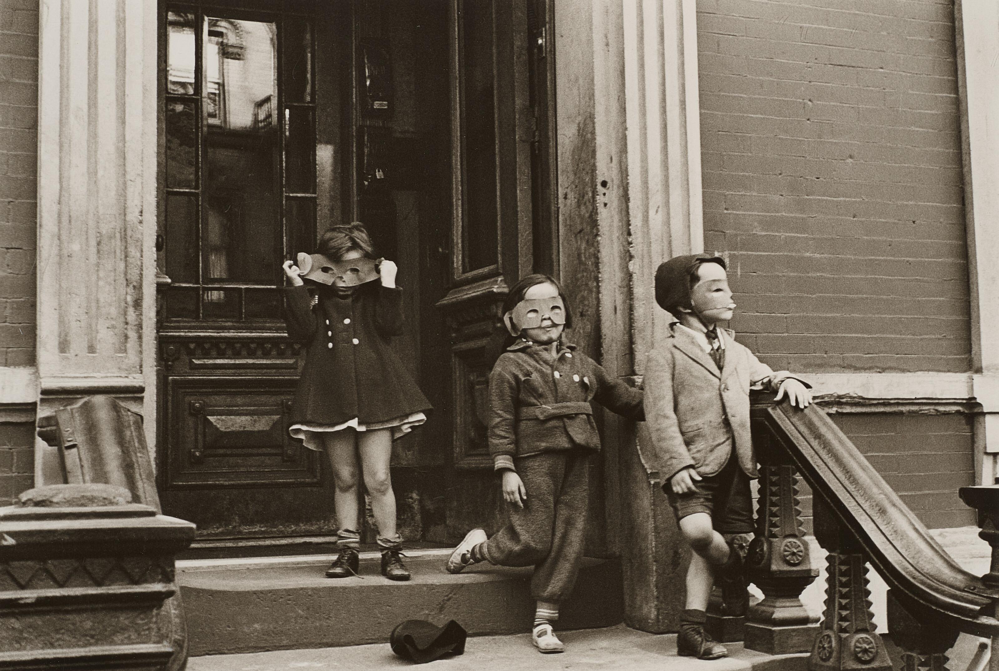 Helen Levitt - New York, c. 1942