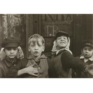 Helen Levitt - New York (Foreign Legion)