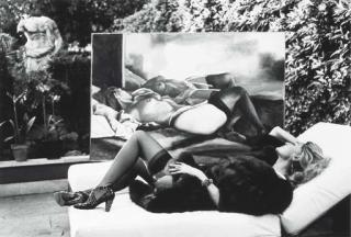 Helmut Newton - Countess Marta Marzotto in her garden with her Portrait by Renato Guttuso
