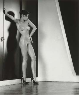 Helmut Newton - Sylvia In My Studio, Paris, 1981