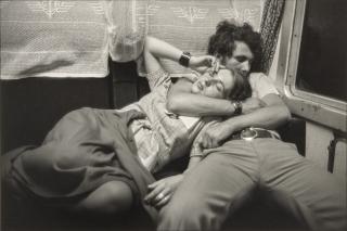 Henri Cartier-Bresson - Dans un train, Roumanie, 1975