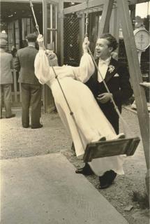 Henri Cartier-Bresson - Newlyweds, 1938