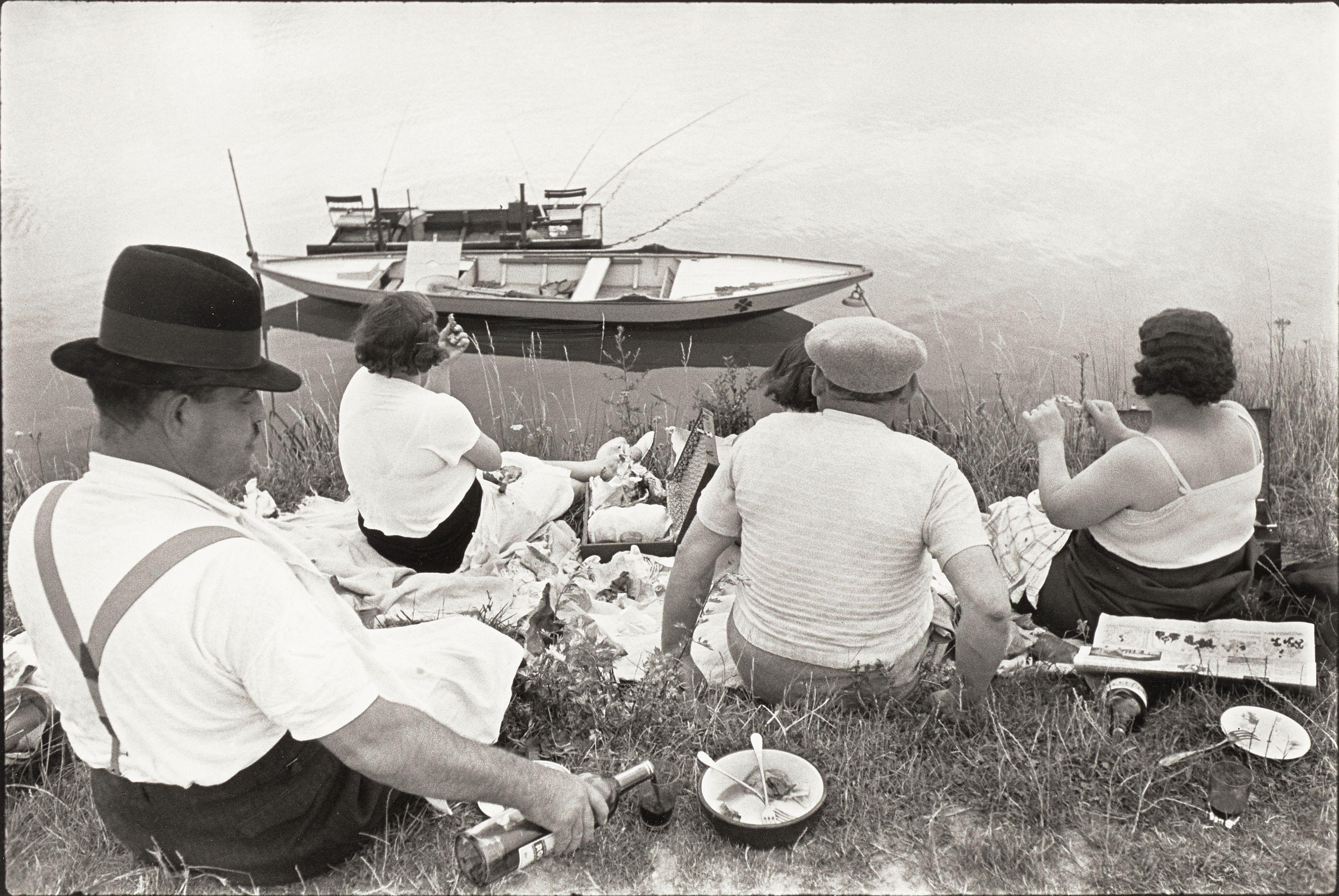 Henri Cartier-Bresson - Picnic on the Banks of the Marne