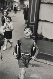 Henri Cartier-Bresson - Rue Mouffetard, 1954