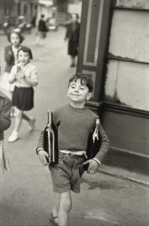Henri Cartier-Bresson - Rue Mouffetard, 1954