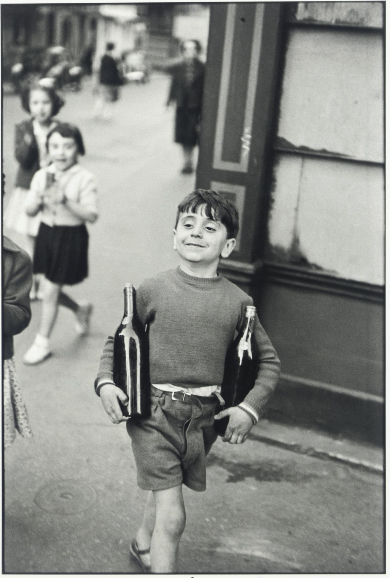 Henri Cartier-Bresson - Rue Mouffetard, 1954